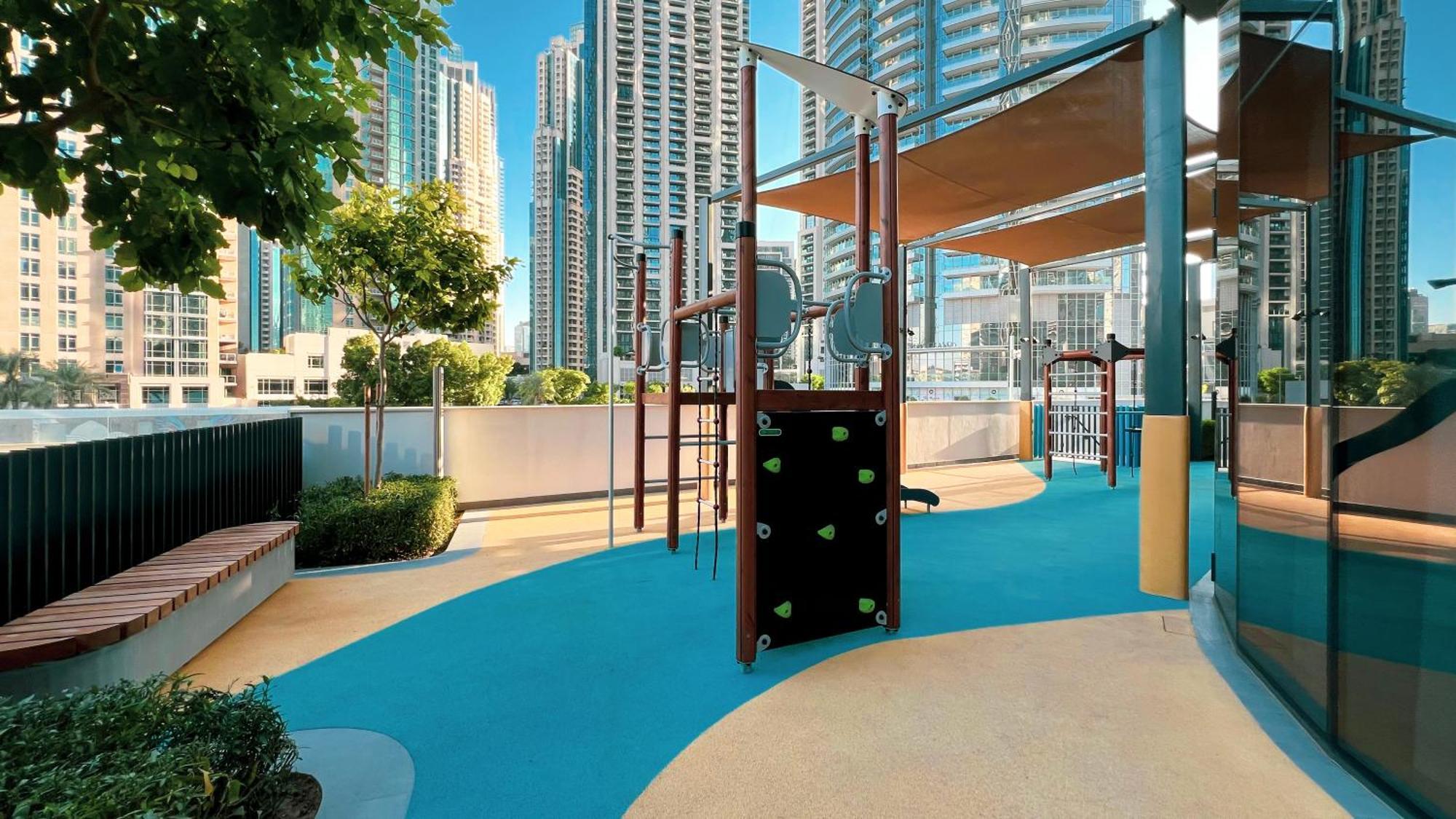 Grande 1 Bedroom With Amazing Pool, Gym And Location Apartment Dubai
