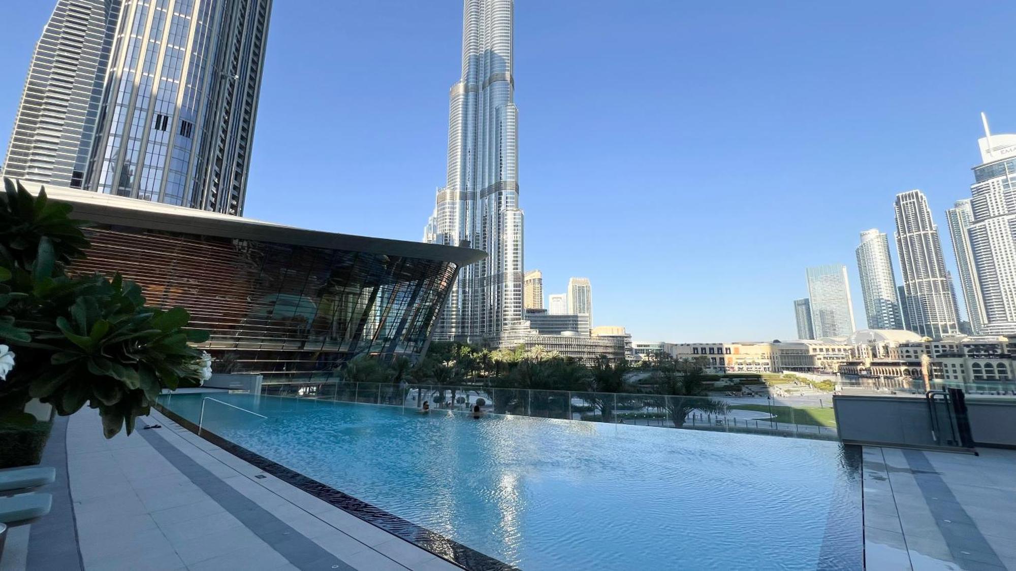 Grande 1 Bedroom With Amazing Pool, Gym And Location