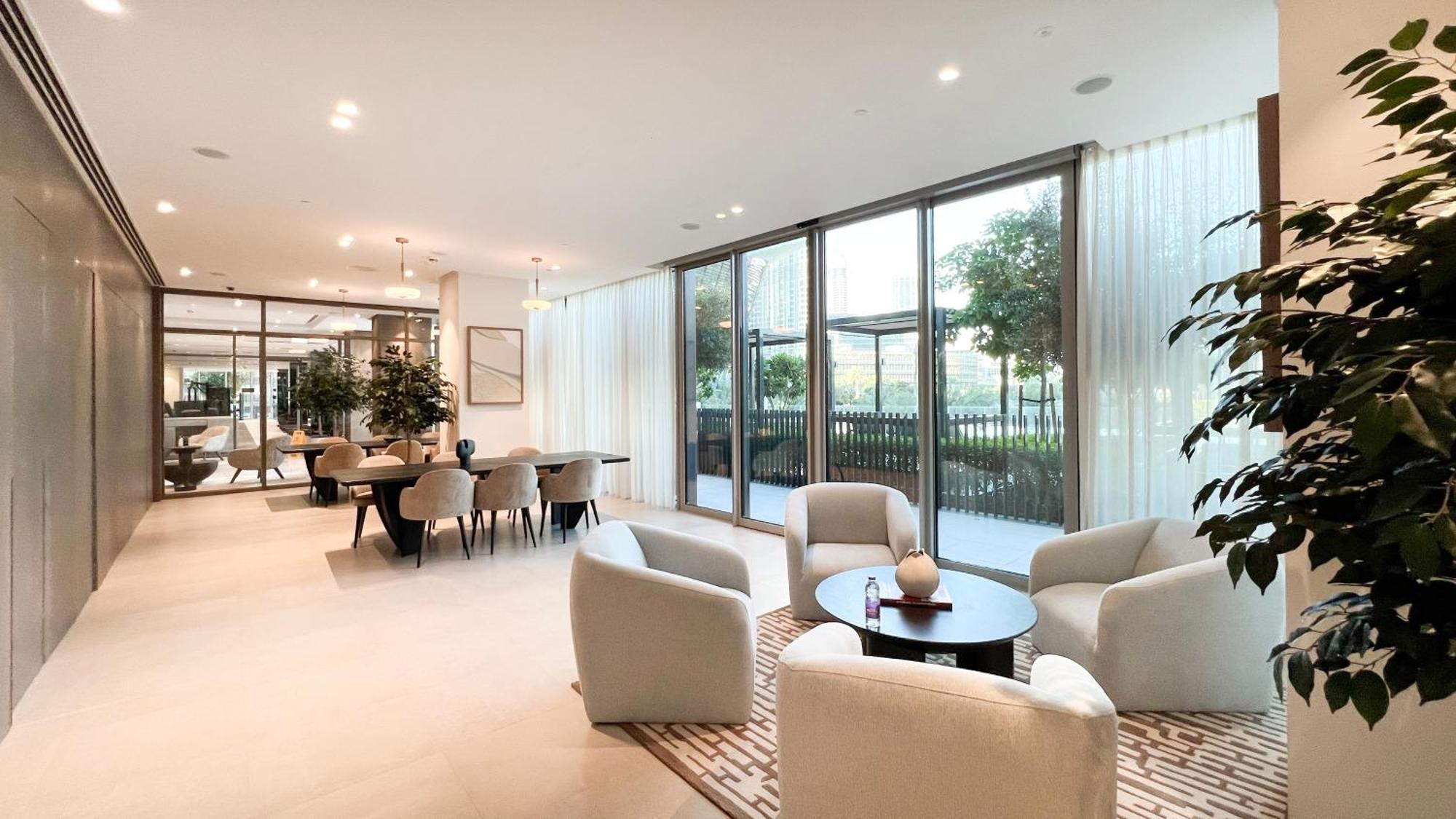 Grande 1 Bedroom With Amazing Pool, Gym And Location * Dubai
