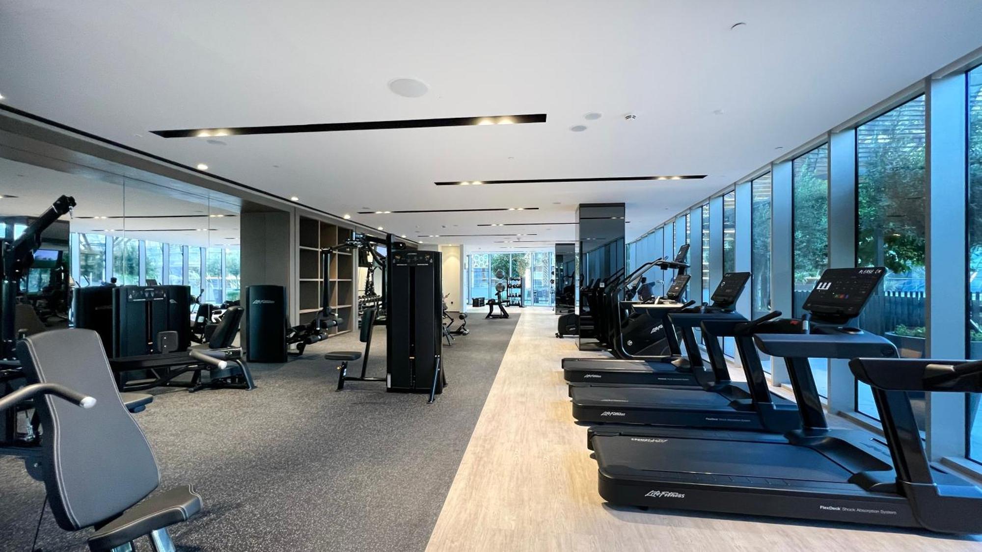 Grande 1 Bedroom With Amazing Pool, Gym And Location * Dubai