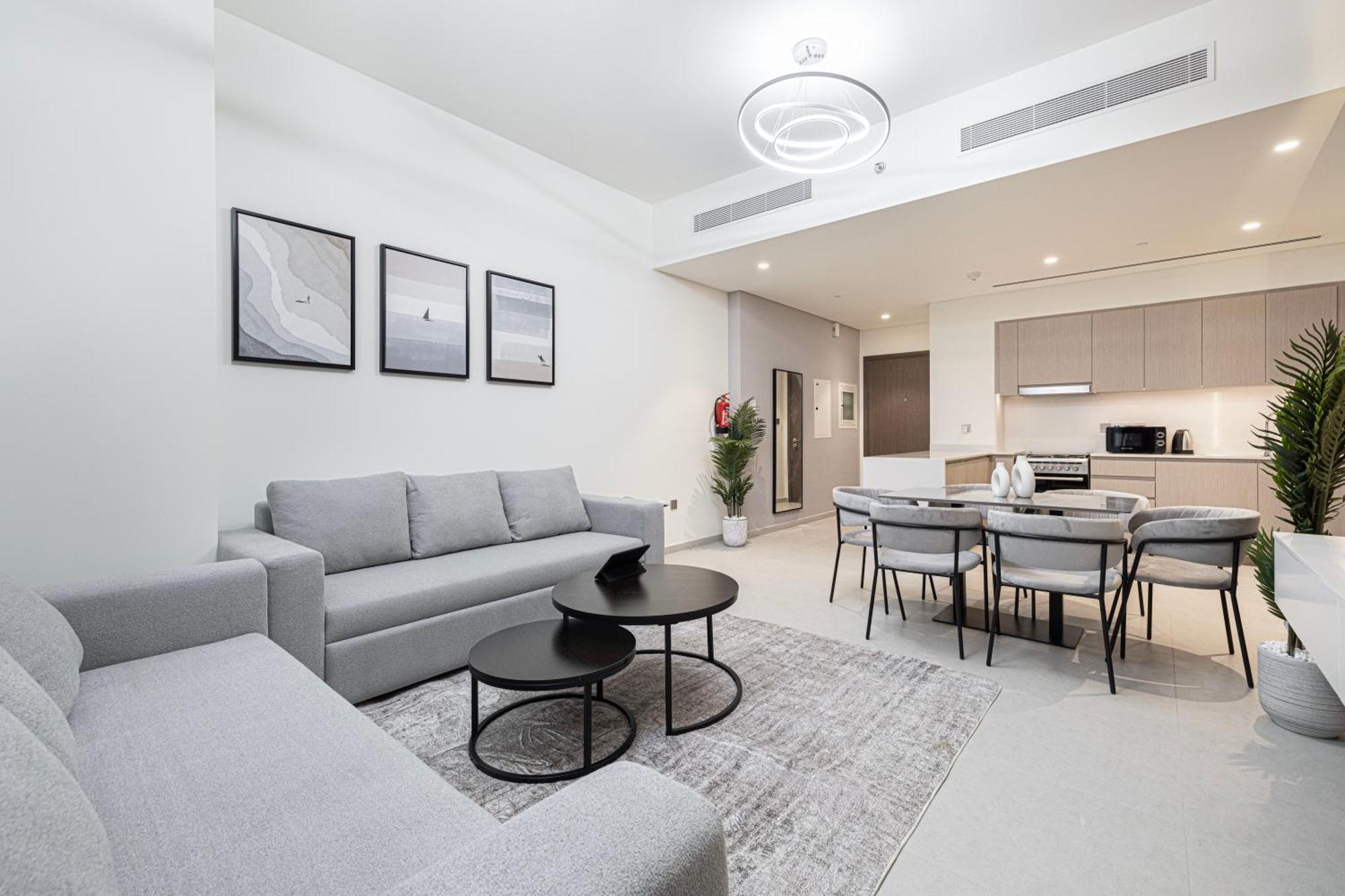 Grande 1 Bedroom With Amazing Pool, Gym And Location * Dubai