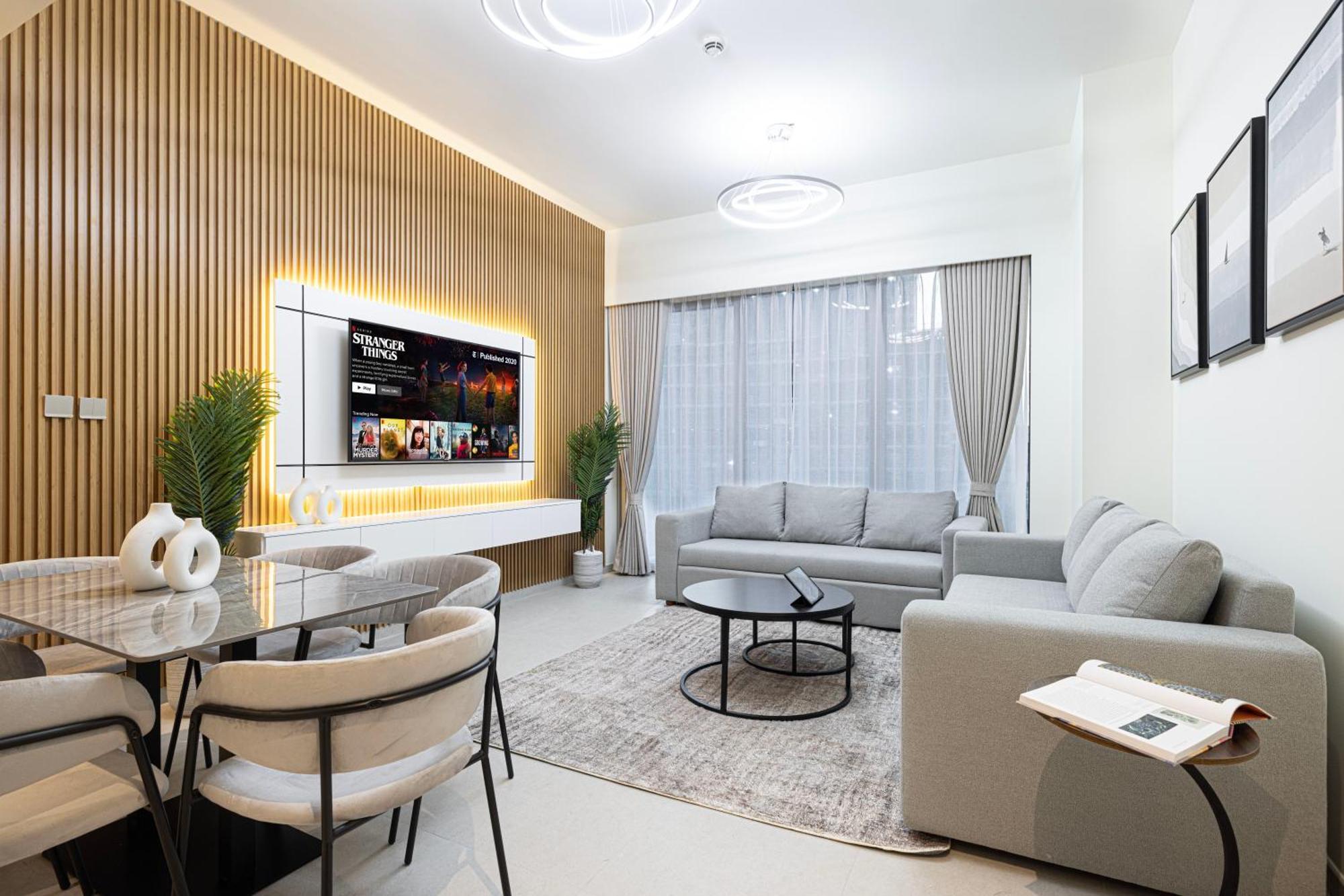 Grande 1 Bedroom With Amazing Pool, Gym And Location Dubai