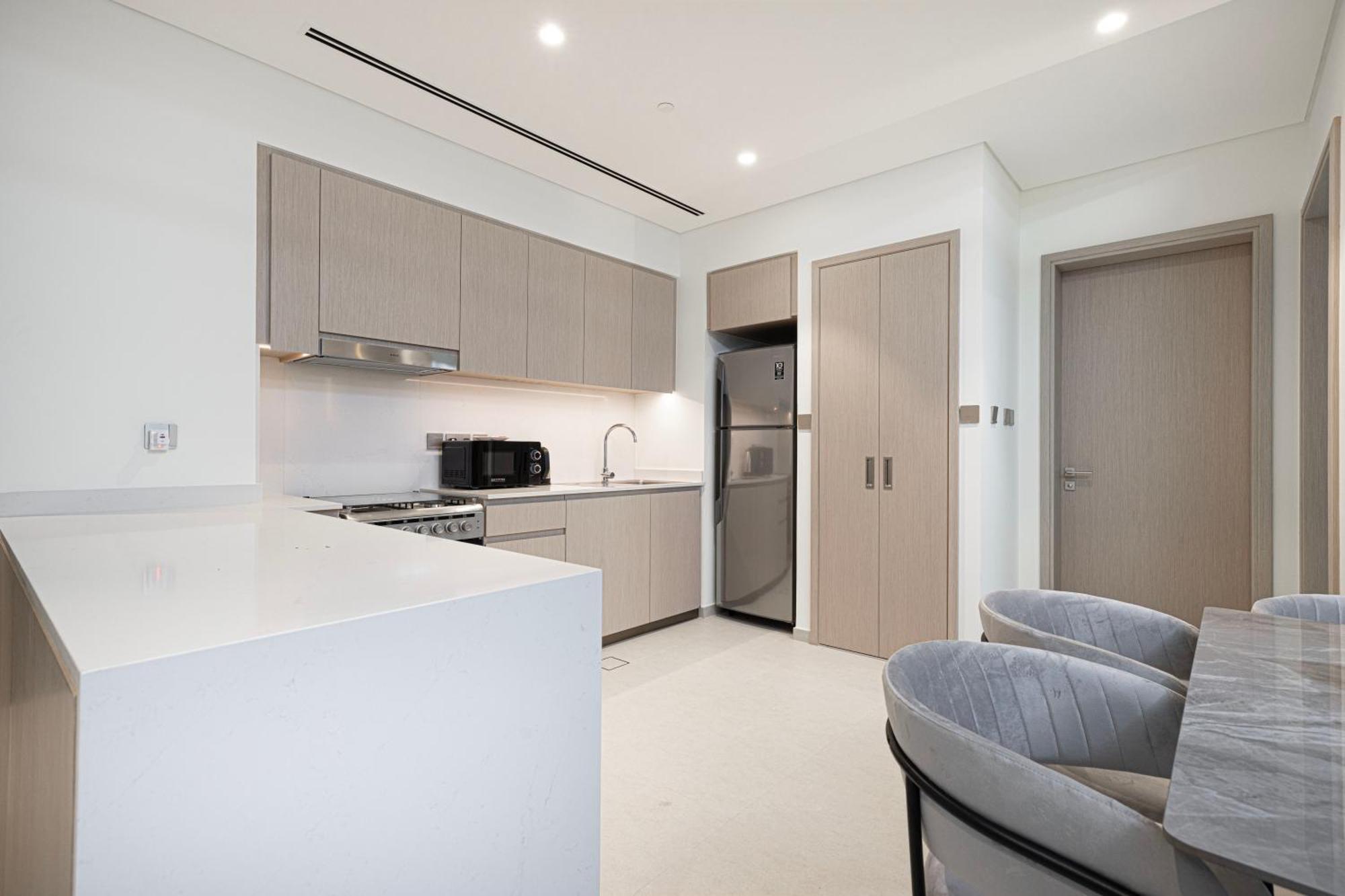 Apartment Grande 1 Bedroom With Amazing Pool, Gym And Location *