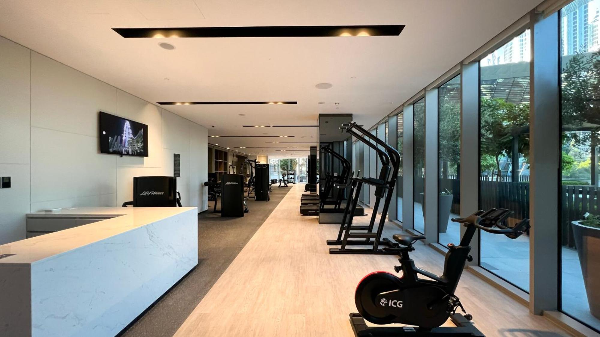 Grande 1 Bedroom With Amazing Pool, Gym And Location